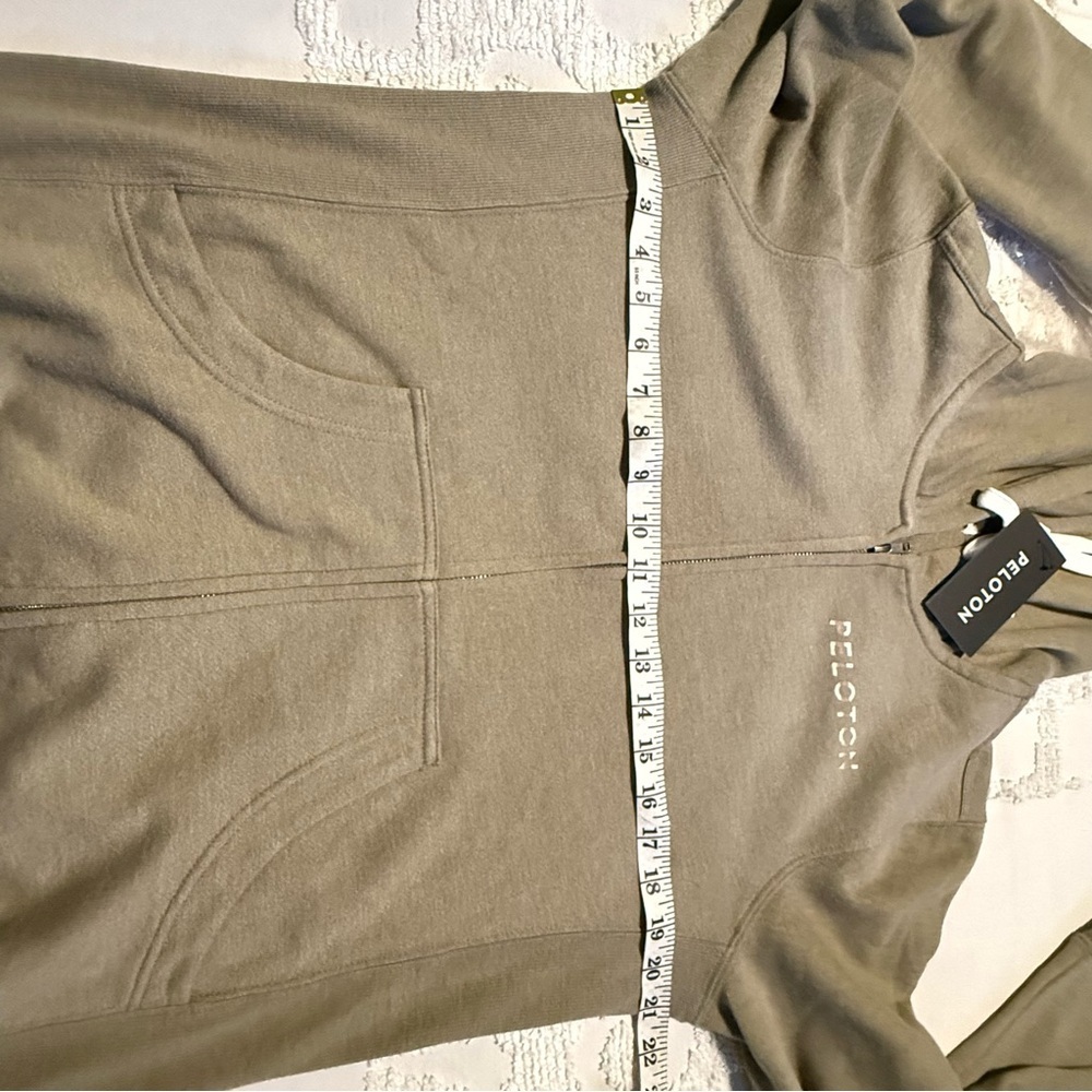 Peloton SU121 PELOTON ULTIMATE ZIP
HOODIE Size L - Picture 9 of 11